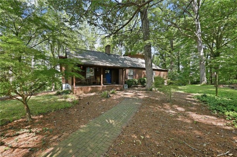 Homes For Sale - 5275 Reynolda Road<br/> Winston-Salem, NC 27106