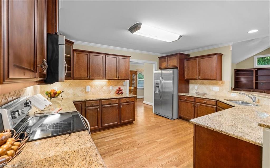 2206 Kivett Drive, Greensboro, North Carolina image 9