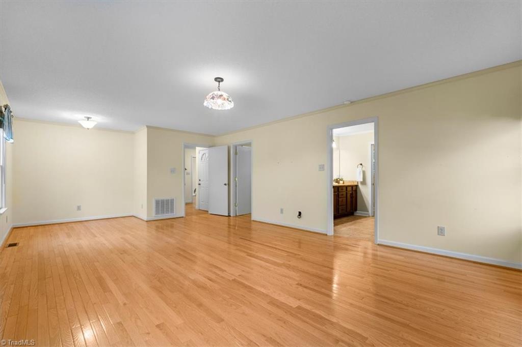 2206 Kivett Drive, Greensboro, North Carolina image 21