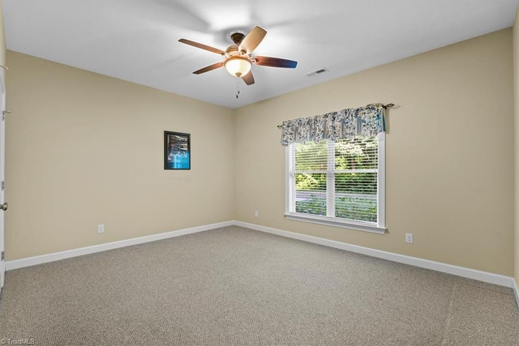 2206 Kivett Drive, Greensboro, North Carolina image 34