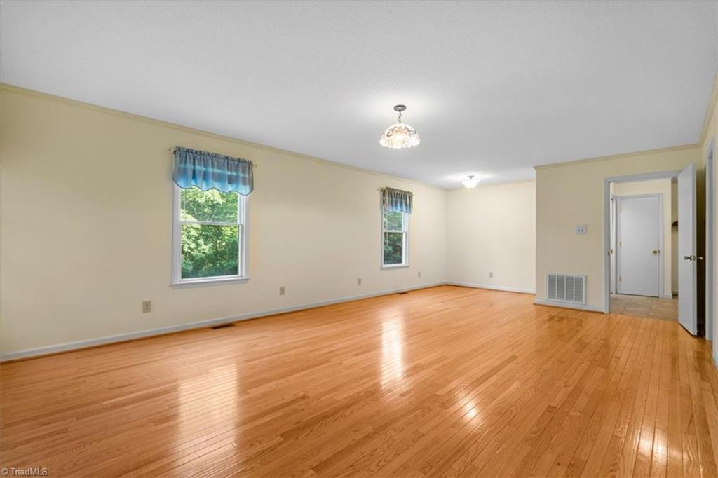 2206 Kivett Drive, Greensboro, North Carolina image 22