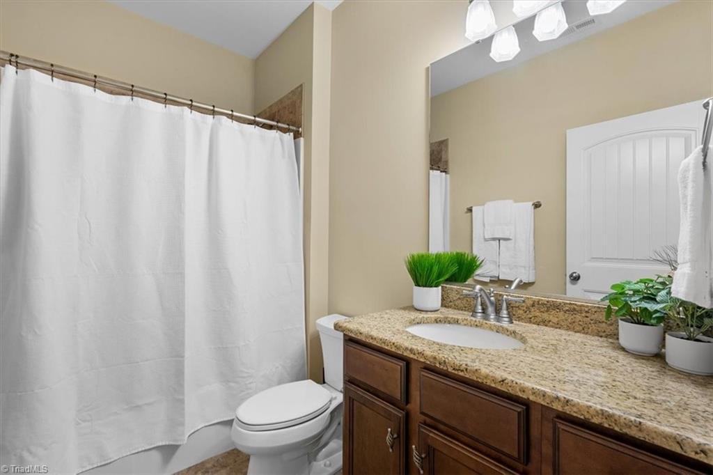 2206 Kivett Drive, Greensboro, North Carolina image 33