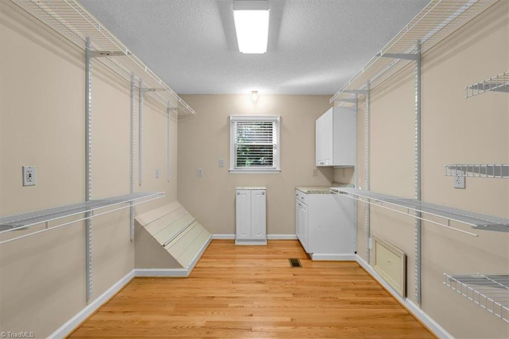 2206 Kivett Drive, Greensboro, North Carolina image 25