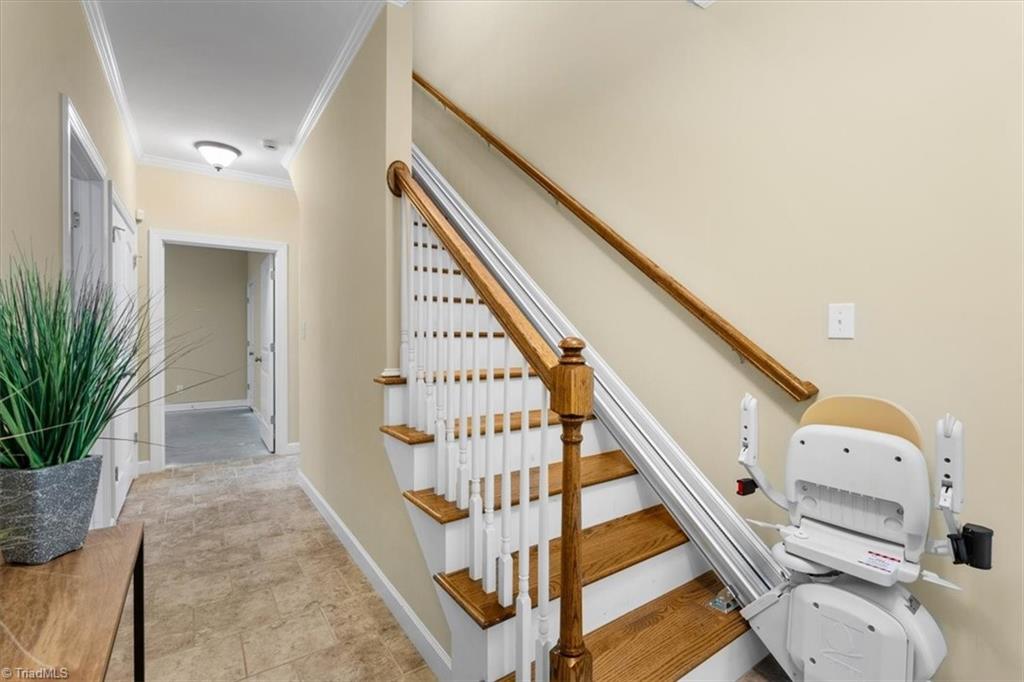 2206 Kivett Drive, Greensboro, North Carolina image 26
