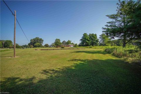 7712 NC Highway 68 N Stokesdale NC 27357