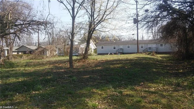 106 Carolina Avenue, photo 4 of 4