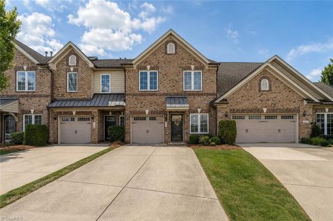 Townhouse For Sale - 748 Carneros Circle<br/> High Point, NC 27265