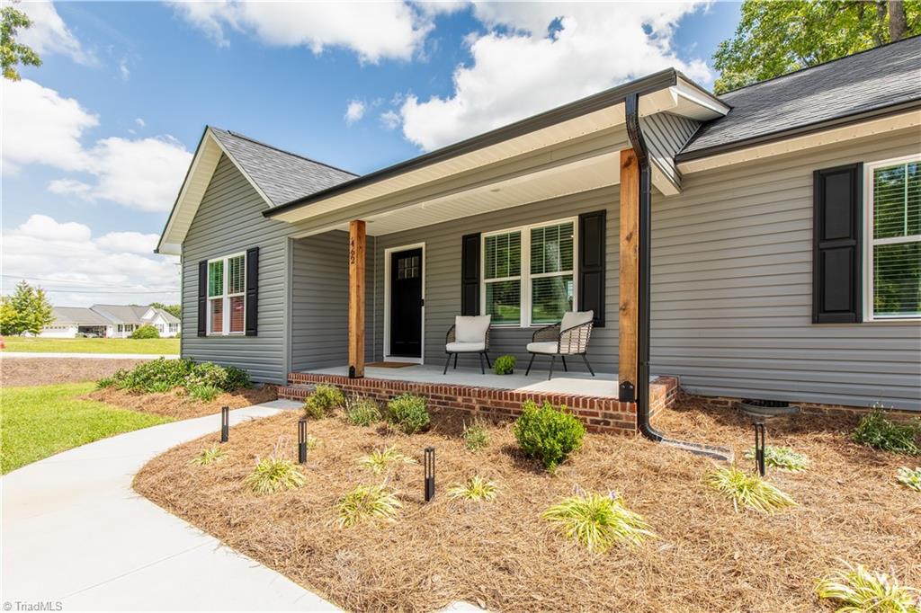 View Thomasville, NC 27360 house