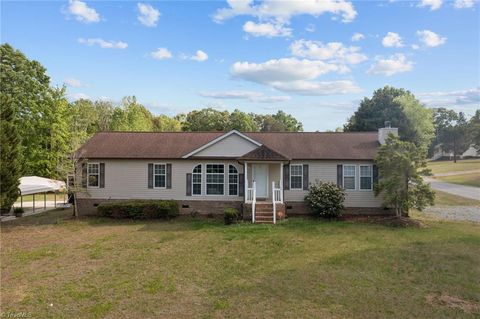 Mobile Home For Sale - 310 Carriage Loop<br/> Burlington, NC 27217
