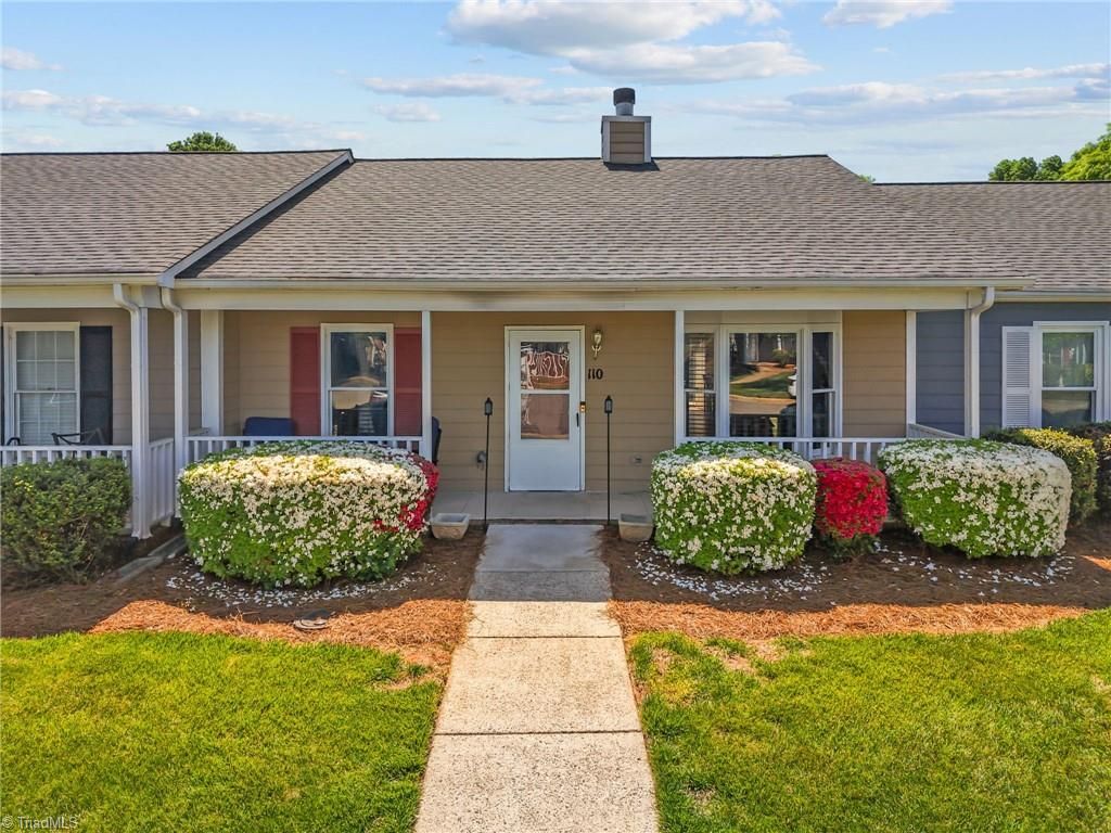 Photo of 814 Guilford College Road #110, Greensboro, NC 27409 (MLS # 1218886)