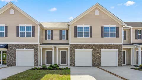 Townhouse For Sale - 215 Moyer Drive<br/> Graham, NC 27253