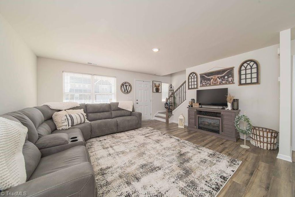 Photo of 6015 Red Pheasant Drive, Kernersville, NC 27284 (MLS # 1207153)