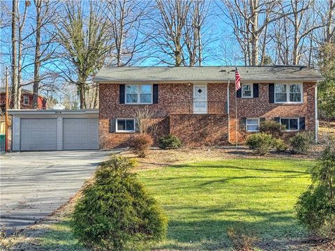 Homes For Sale - 509 Valleybrook Drive<br/> Jamestown, NC 27282