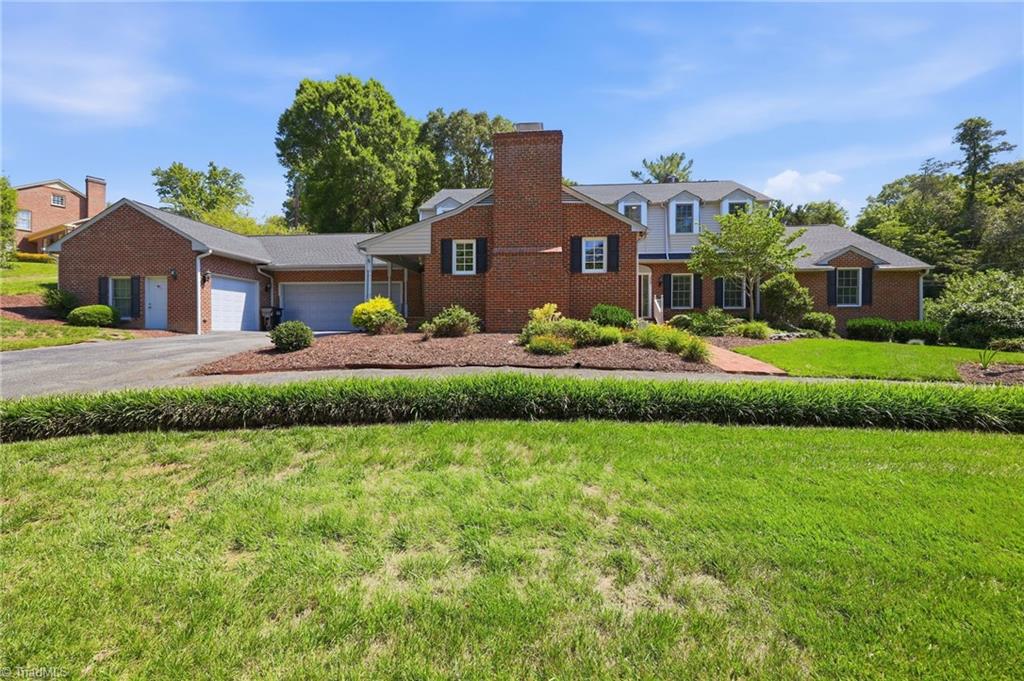 1300 Robin Hood Road