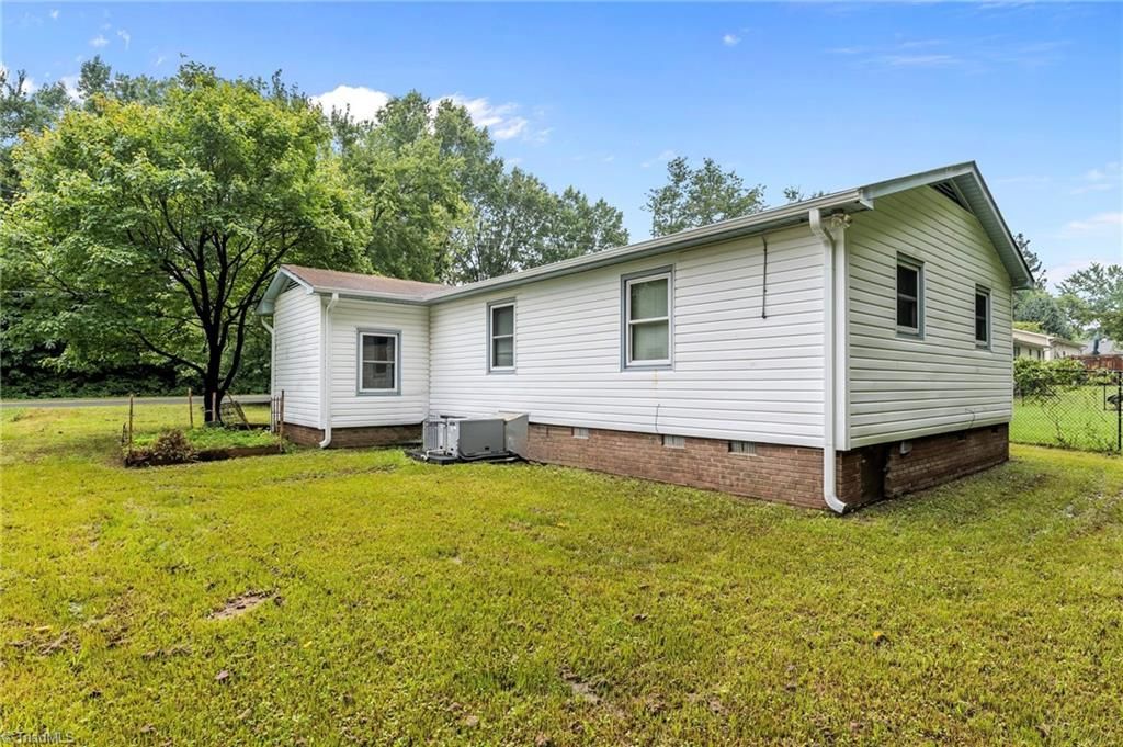 Photo of 2036 Willow Road, Greensboro, NC 27406 (MLS # 1205741)