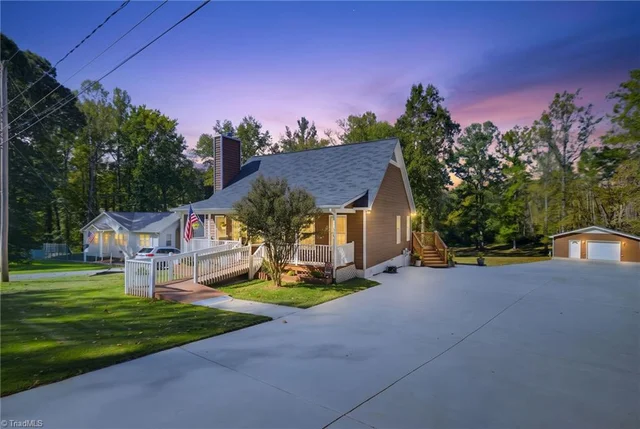 4013 Carriage House Circle, photo 2 of 47