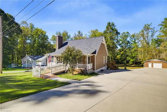 4013 Carriage House Circle, photo 3 of 47