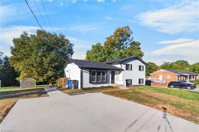 424 Glen Oaks Drive, photo 4 of 29
