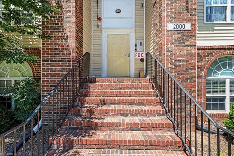 Condo For Sale - 2012 Salem Bluff Drive<br/> Forsyth County, Winston-Salem, NC 27127