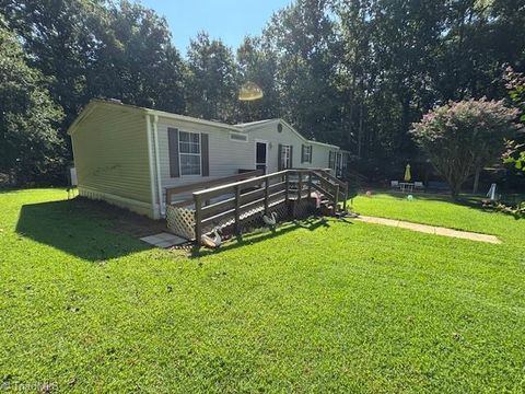 Homes For Sale - 1761 Finch Farm Road<br/> Trinity, NC 27370