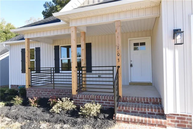 103 Fletchers Farm Drive, photo 2 of 16