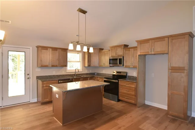 103 Fletchers Farm Drive, photo 3 of 16