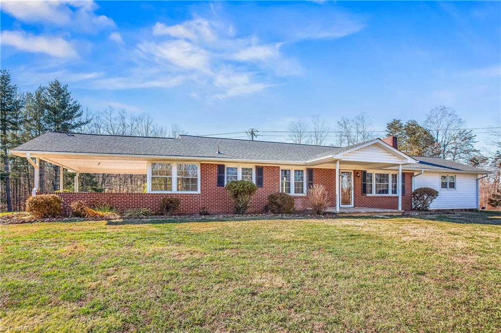 3017 Mountain Road, Walnut Cove, North Carolina image 2