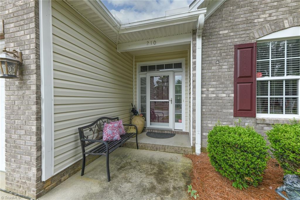 210 Heritage Hill Drive, Jamestown, North Carolina image 4