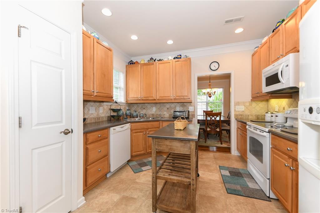 210 Heritage Hill Drive, Jamestown, North Carolina image 11
