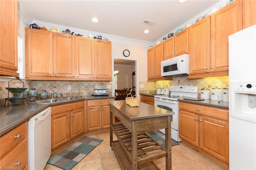 210 Heritage Hill Drive, Jamestown, North Carolina image 12
