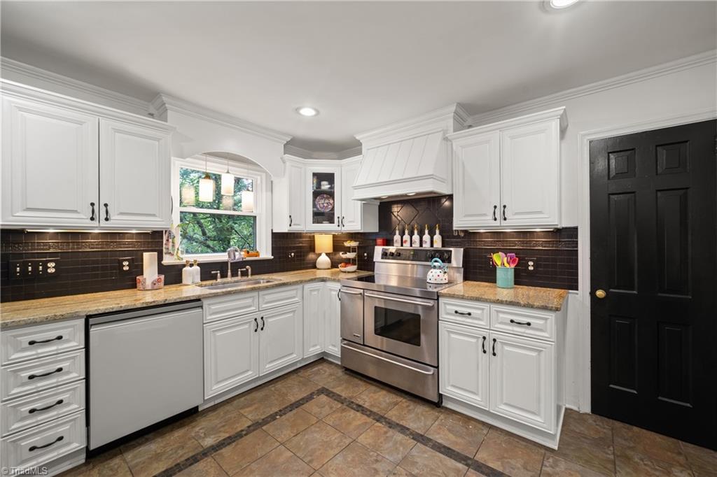 Winston-Salem, North Carolina 27106, United States, 4 Bedrooms Bedrooms, ,3 BathroomsBathrooms,Residential,Active,199984