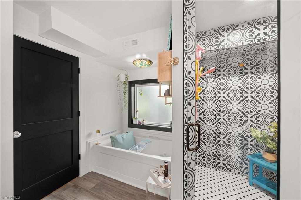 Winston-Salem, North Carolina 27106, United States, 4 Bedrooms Bedrooms, ,3 BathroomsBathrooms,Residential,Active,199984