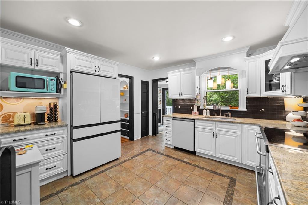 Winston-Salem, North Carolina 27106, United States, 4 Bedrooms Bedrooms, ,3 BathroomsBathrooms,Residential,Active,199984