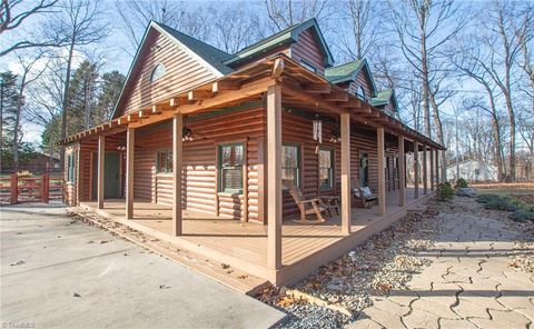 A home in Kernersville