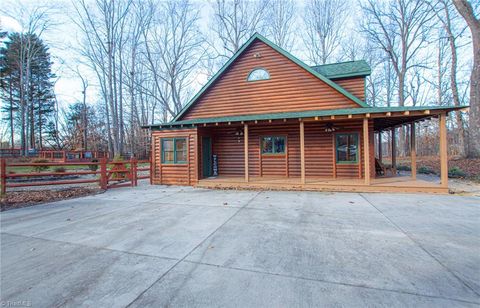 A home in Kernersville