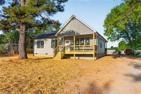 Homes For Sale - 6141 Pepperidge Way<br/> Climax, NC 27233