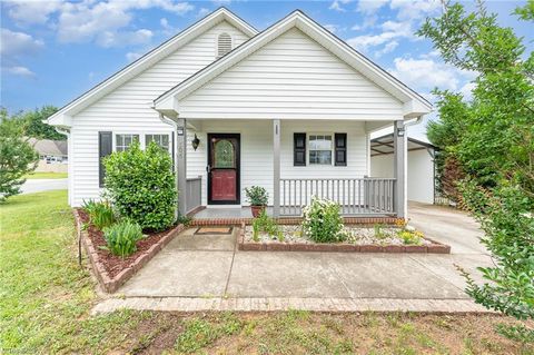 Homes For Sale - 606 Arden Street<br/> Burlington, NC 27215