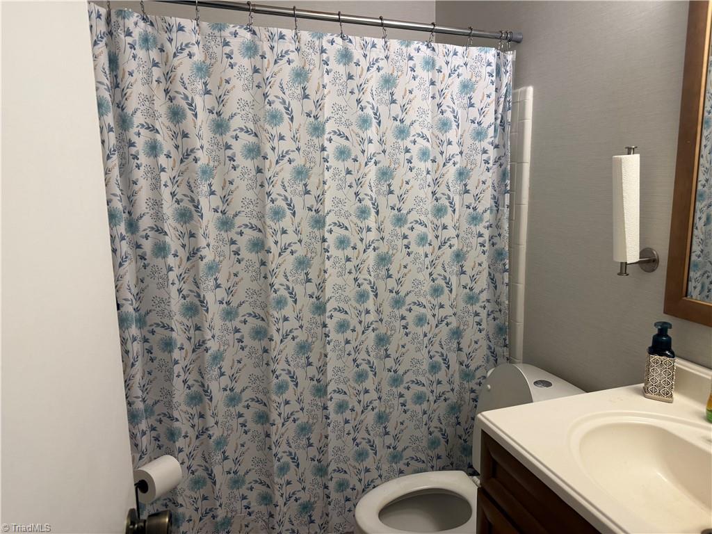 802 Glendale Drive, Greensboro, North Carolina image 5