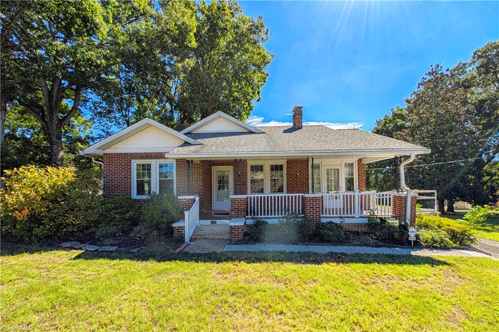 Photo of 3606 Country Club Road, Winston-Salem, NC 27104 (MLS # 1237658)