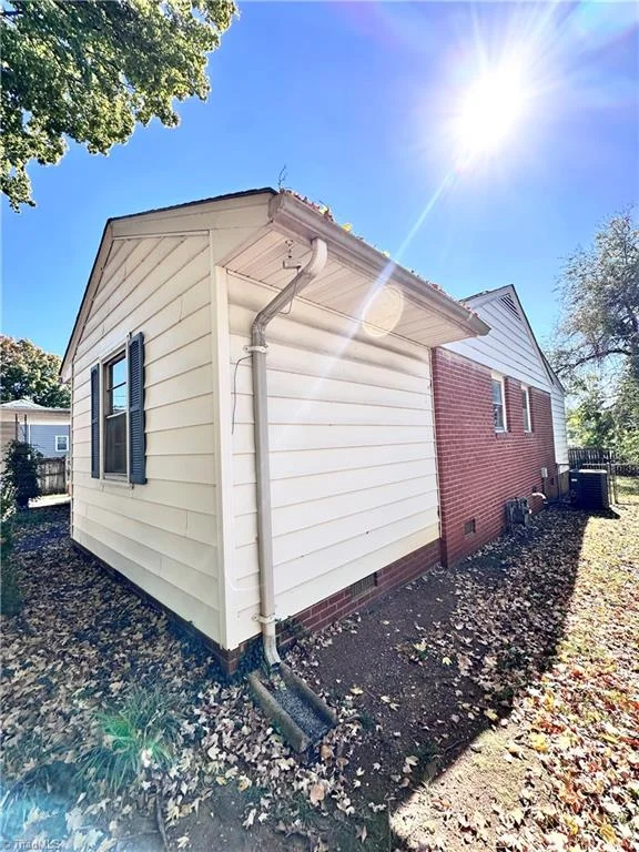 1802 Longfellow Street, photo 3 of 16