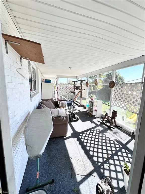 1802 Longfellow Street, photo 5 of 16