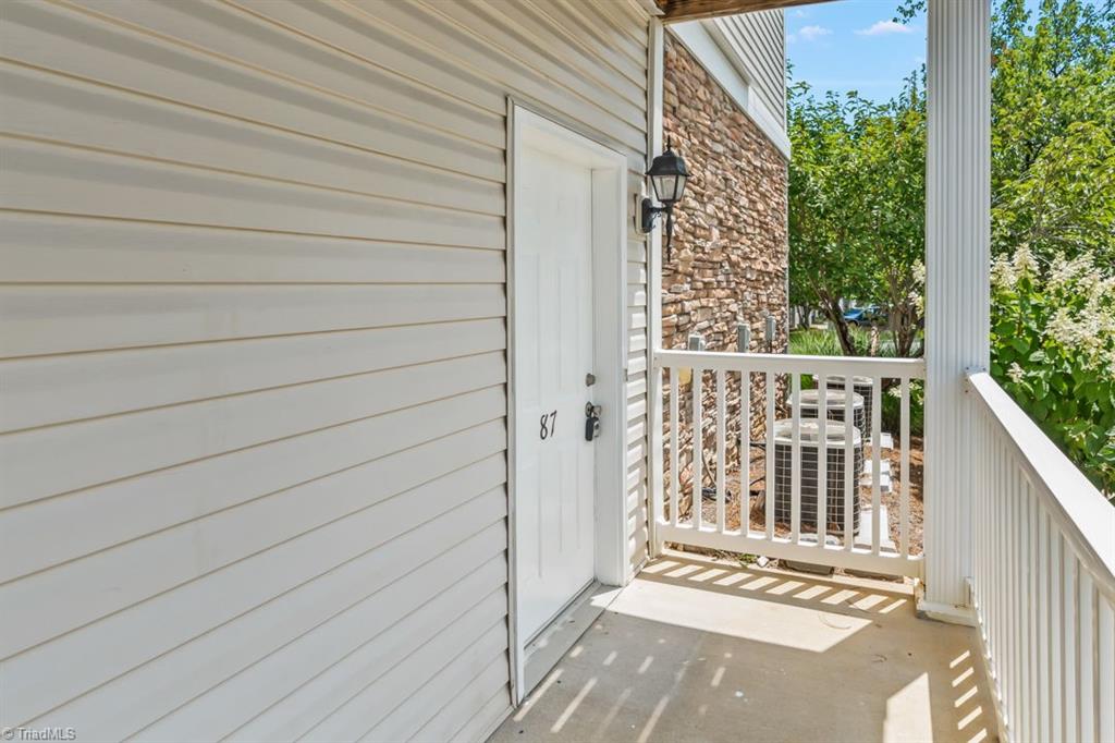 3009 Winston Drive