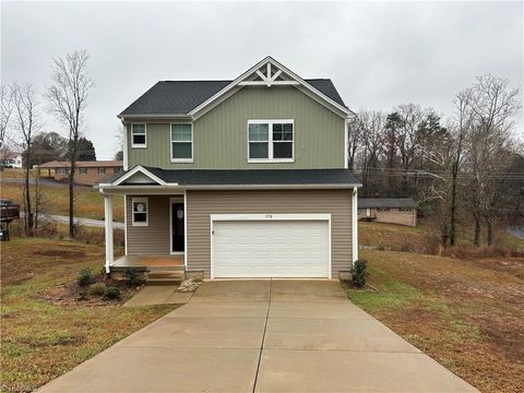 Homes For Sale - 578 30th Avenue Circle<br/> Hickory, NC 28601