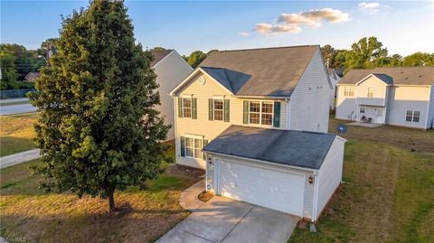Homes For Sale - 2703 Stafford Street<br/> Greensboro, NC 27407