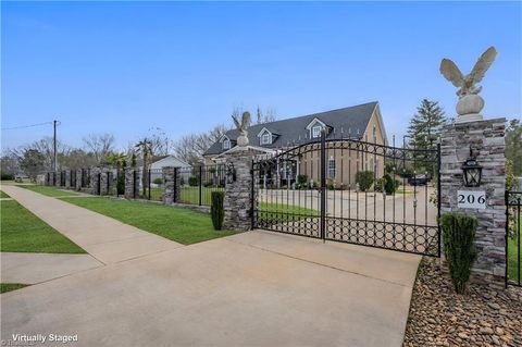 Homes For Sale - 206 Cedar Drive<br/> Salisbury, NC 28147