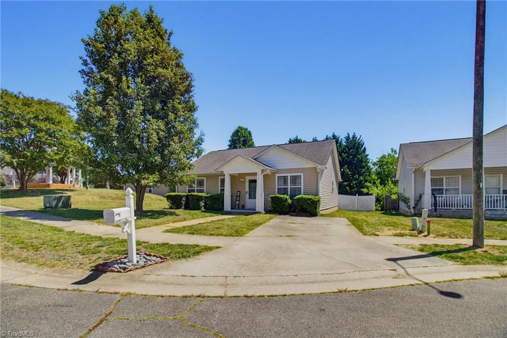 Photo of 315 Maynard South Drive, Winston-Salem, NC 27107 (MLS # 1222091)