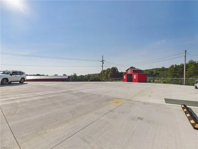 372 Gold Hill Road, photo 2 of 37
