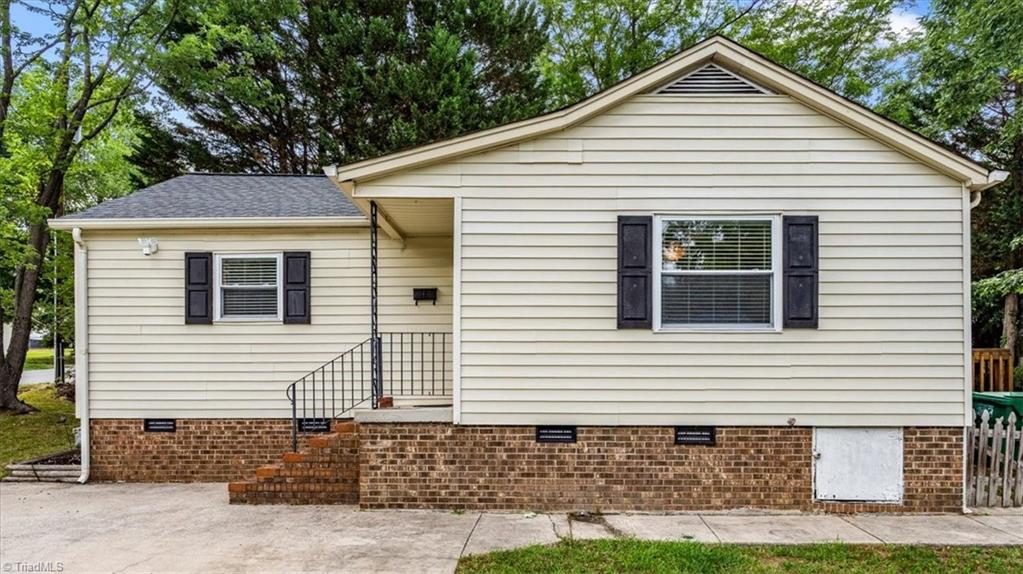 Photo of 609 Hedrick Avenue, High Point, NC 27262 (MLS # 1224902)