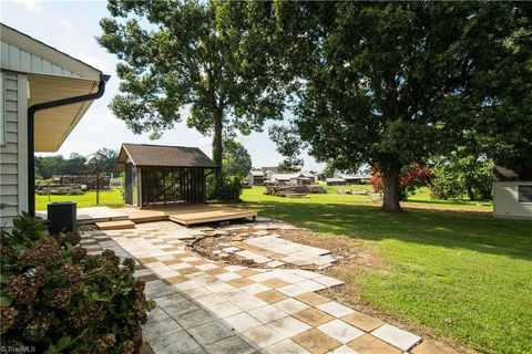 A home in Kernersville