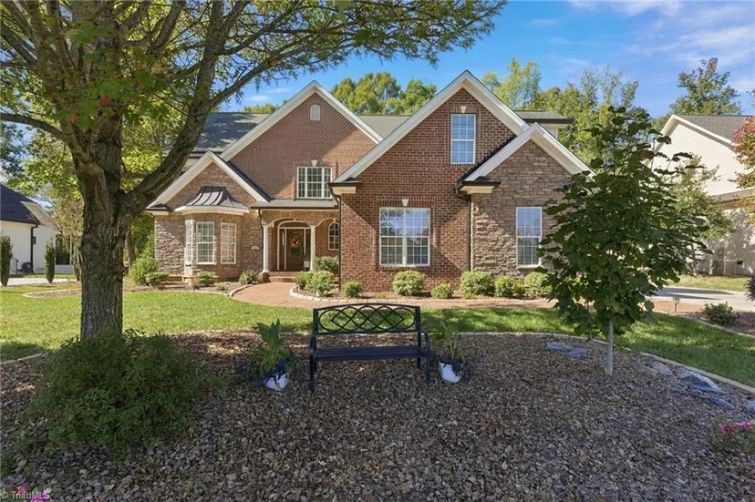 225 Heatherwood Drive, photo 1 of 48